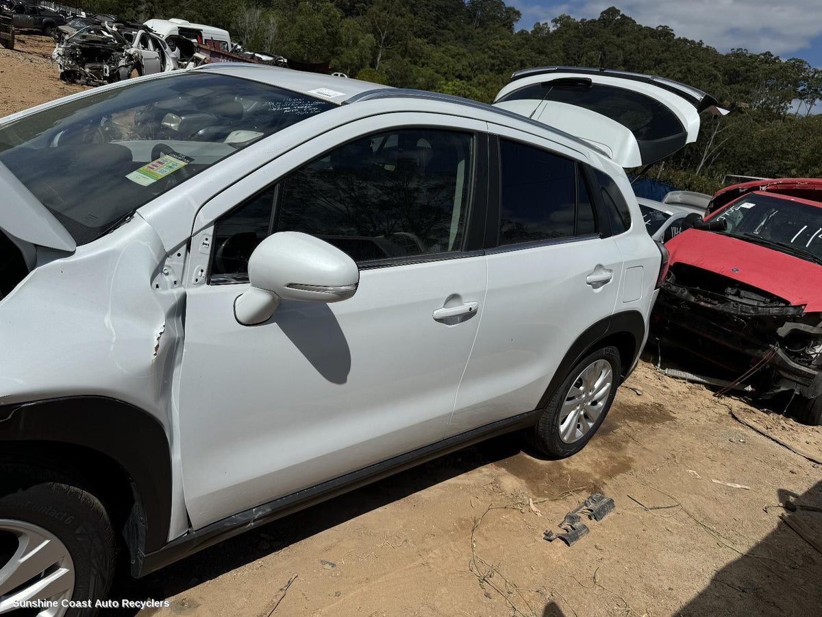 2022-2023 Suzuki S-cross Left Door Mirror