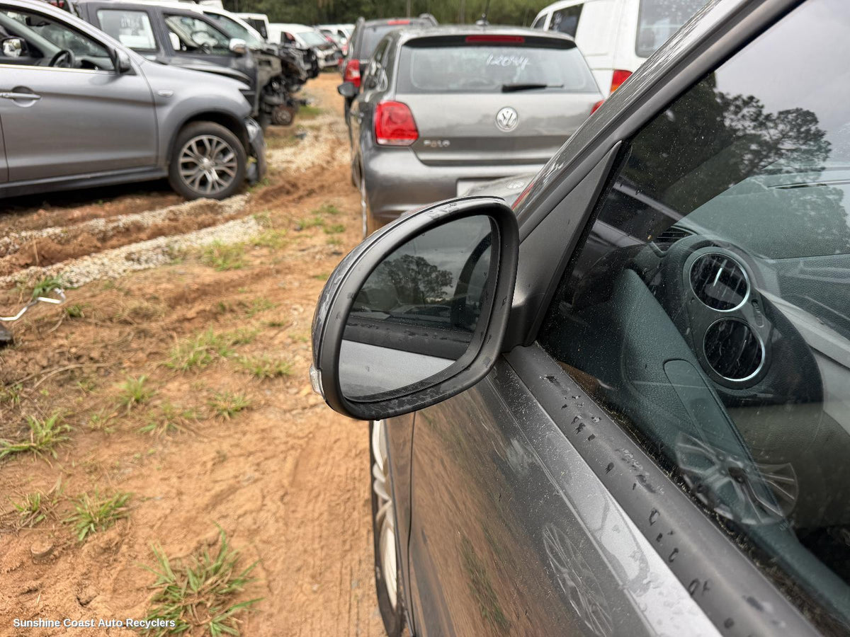 2008-2016 Volkswagen Tiguan Left Door Mirror