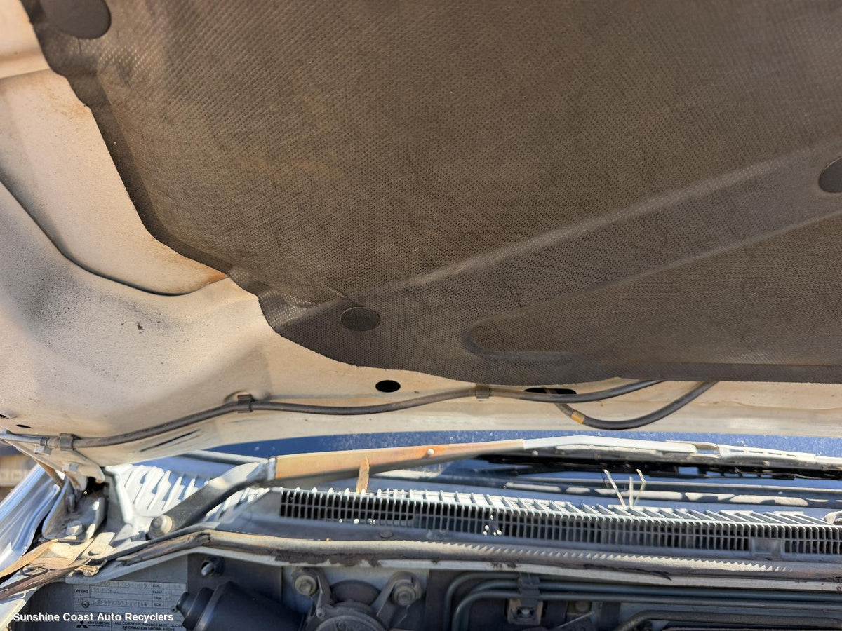 2000-2006 Mitsubishi Pajero Wiper Arm
