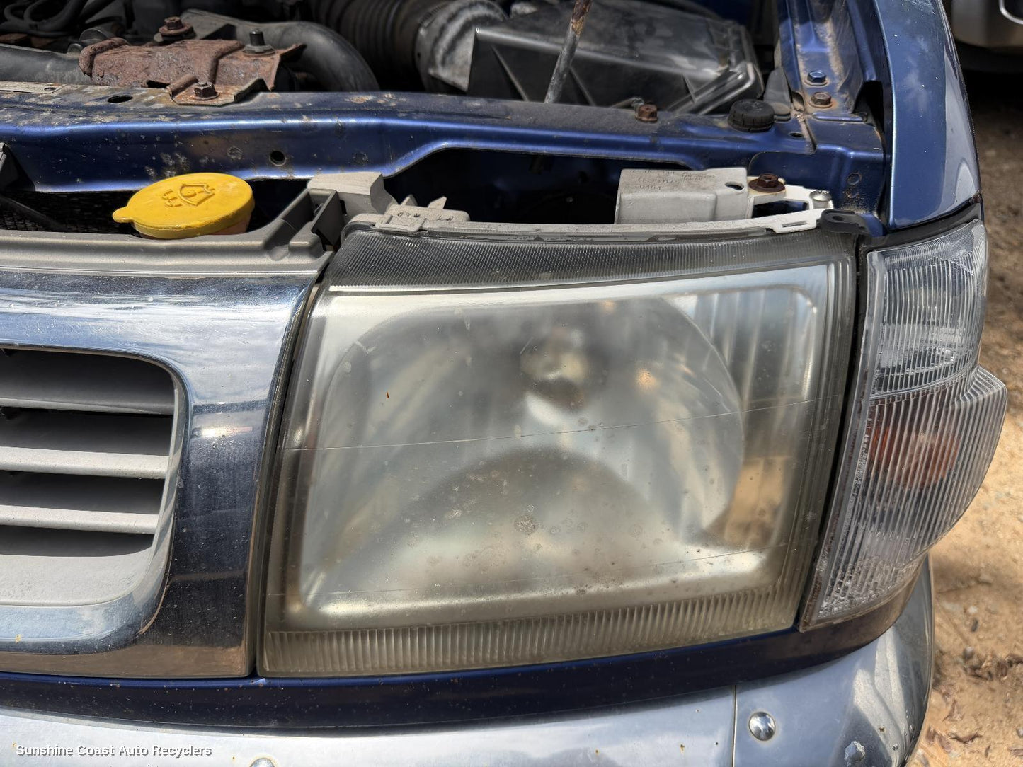 2001 Nissan Navara Left Headlamp