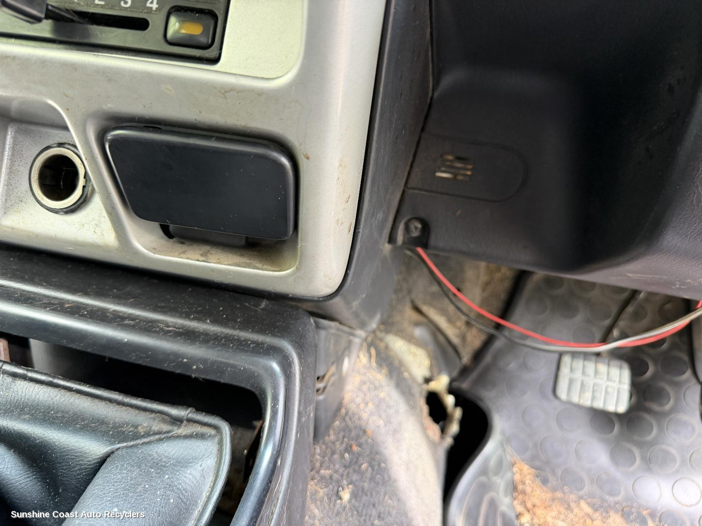 2001-2015 Nissan Navara Ashtray