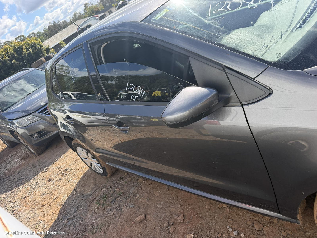 2010-2017 Volkswagen Polo Right Front Door