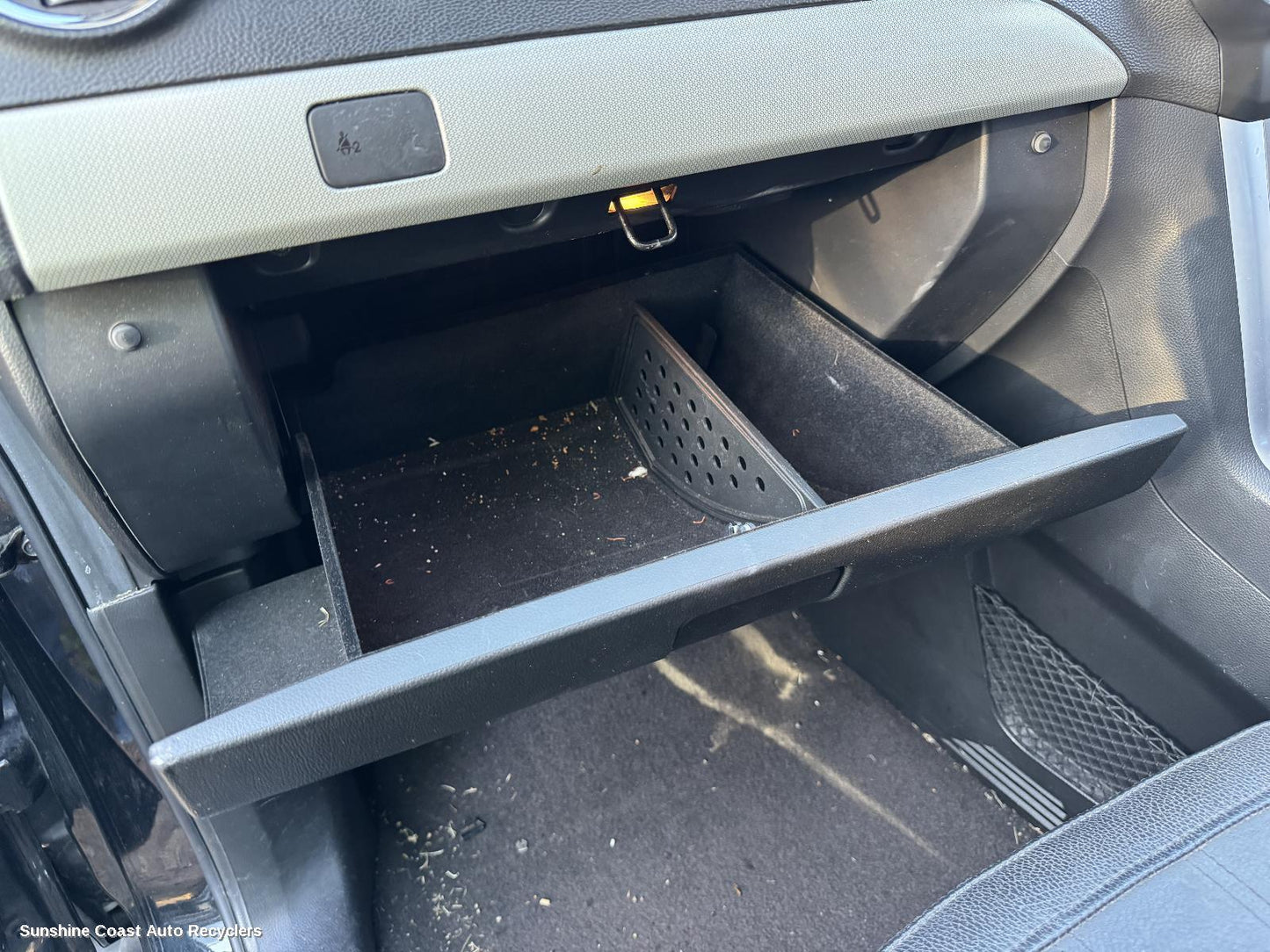 2013 Holden Captiva Glove Box