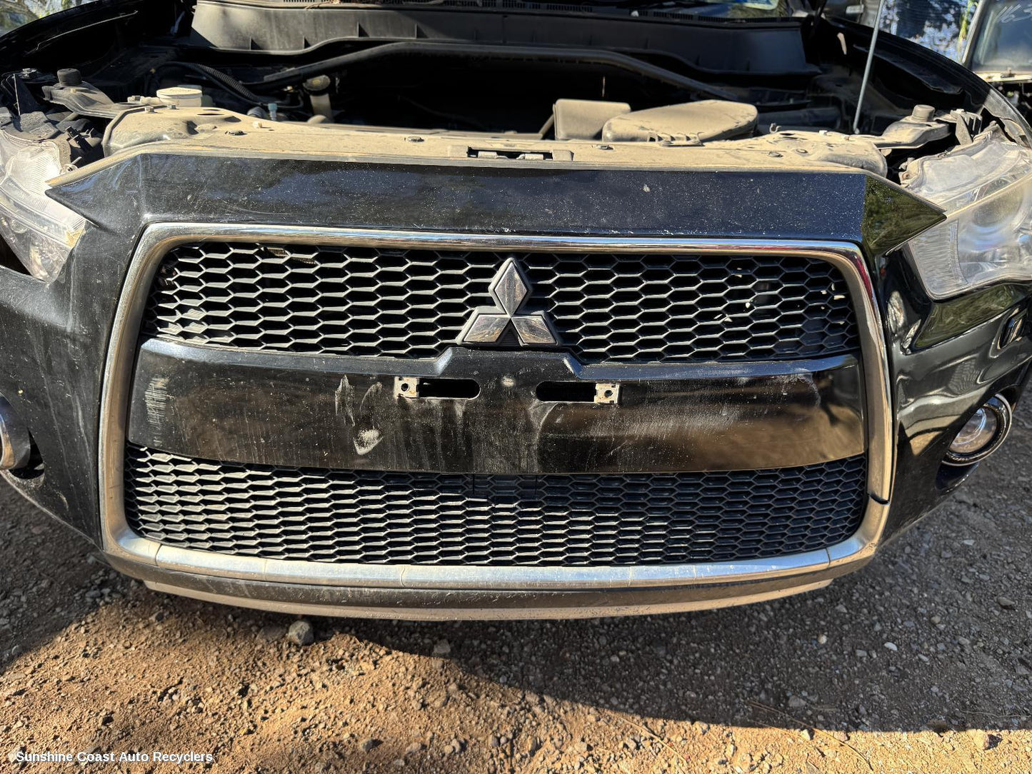 2010 Mitsubishi Outlander Grille