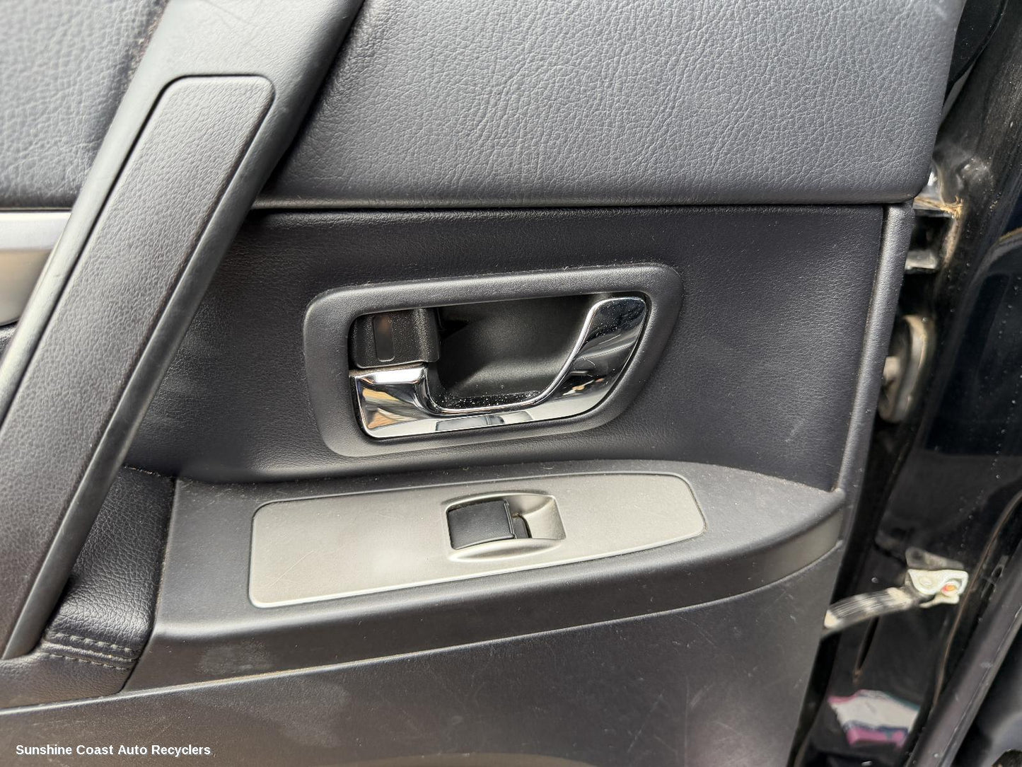 2006-2021 Mitsubishi Pajero Door Handle