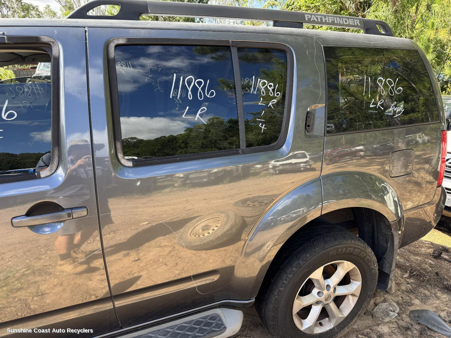 2012 Nissan Pathfinder Left Rear Door Sliding