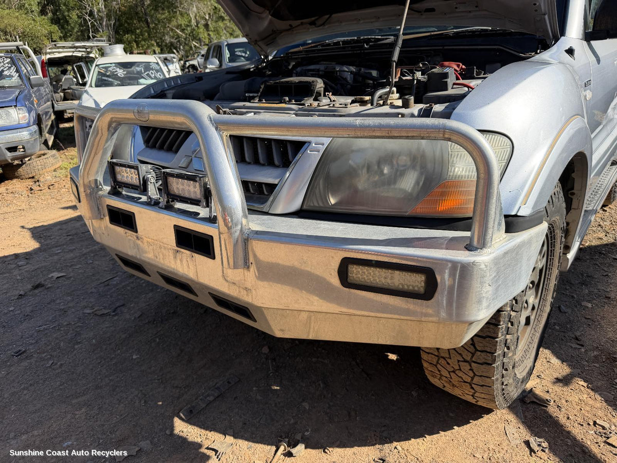 2000-2006 Mitsubishi Pajero Front Bumper