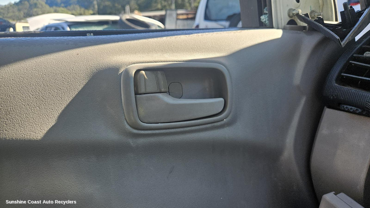 2006-2015 Mitsubishi Triton Door Handle