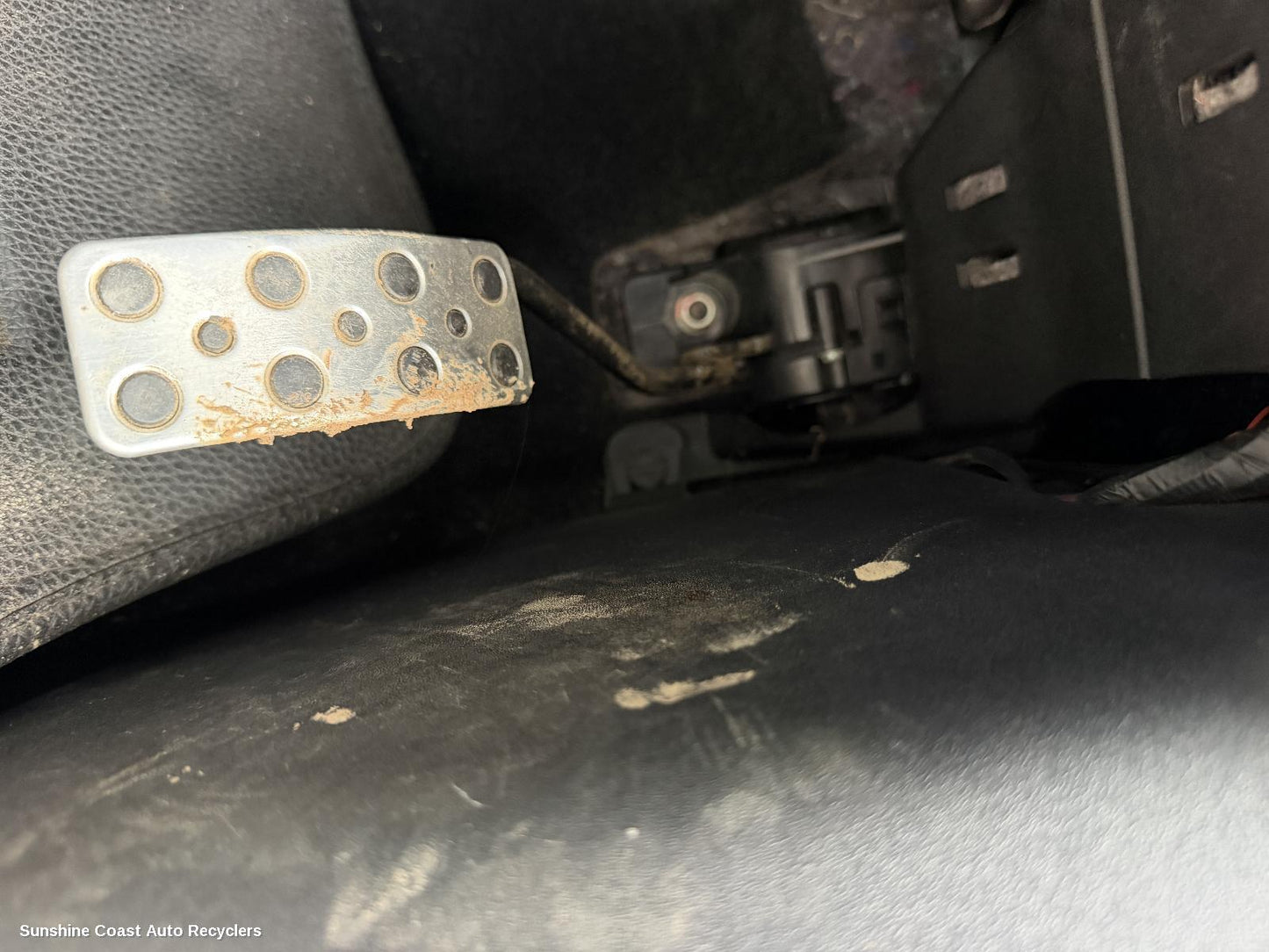 2006-2014 Mitsubishi Pajero Pedal Assembly