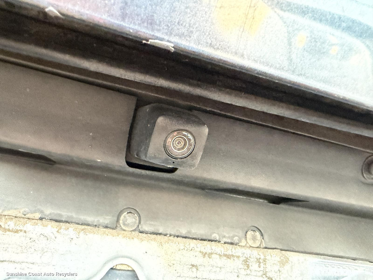 2011-2022 Volkswagen Amarok Reverse Camera