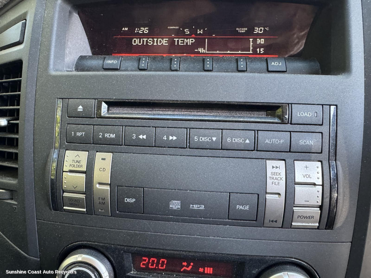 2012-2014 Mitsubishi Pajero Radio Cd Dvd Sat Tv