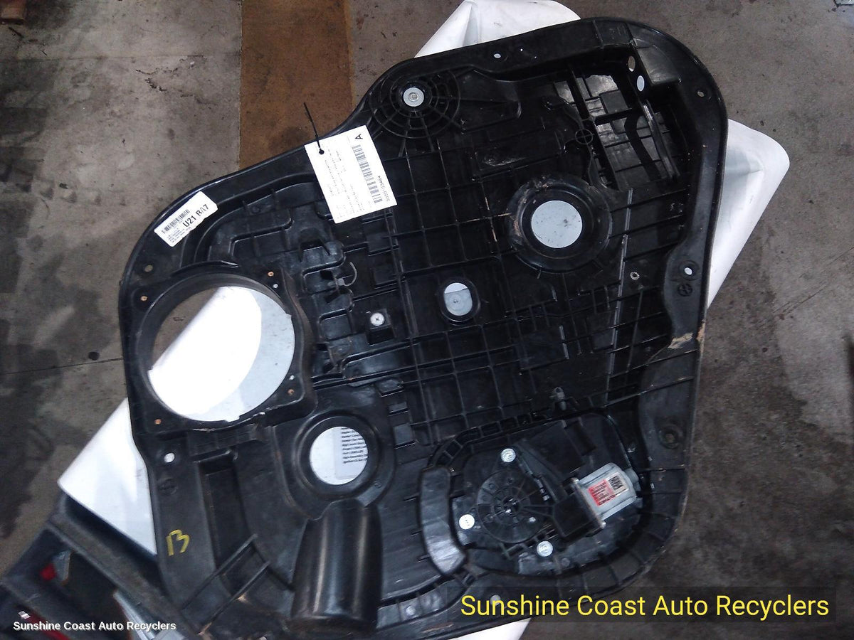 2017-2020 Kia Sorento Right Rear Wnd Reg Motor