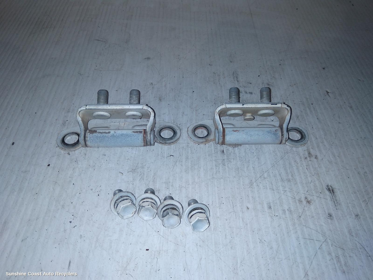 1998-2007 Toyota Landcruiser Bootlid Tgate Hinge