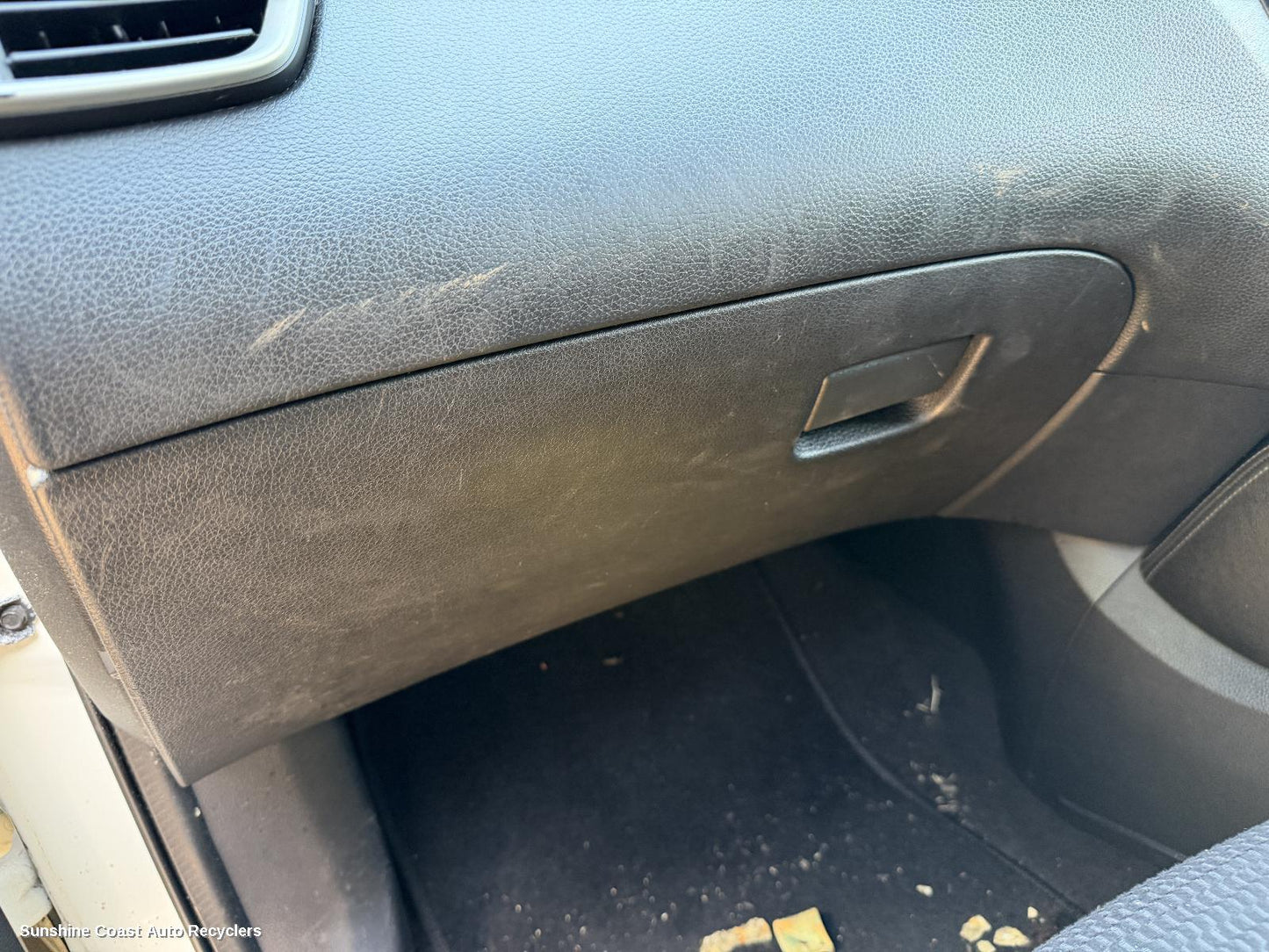 2013-2021 Nissan Qashqai Glove Box