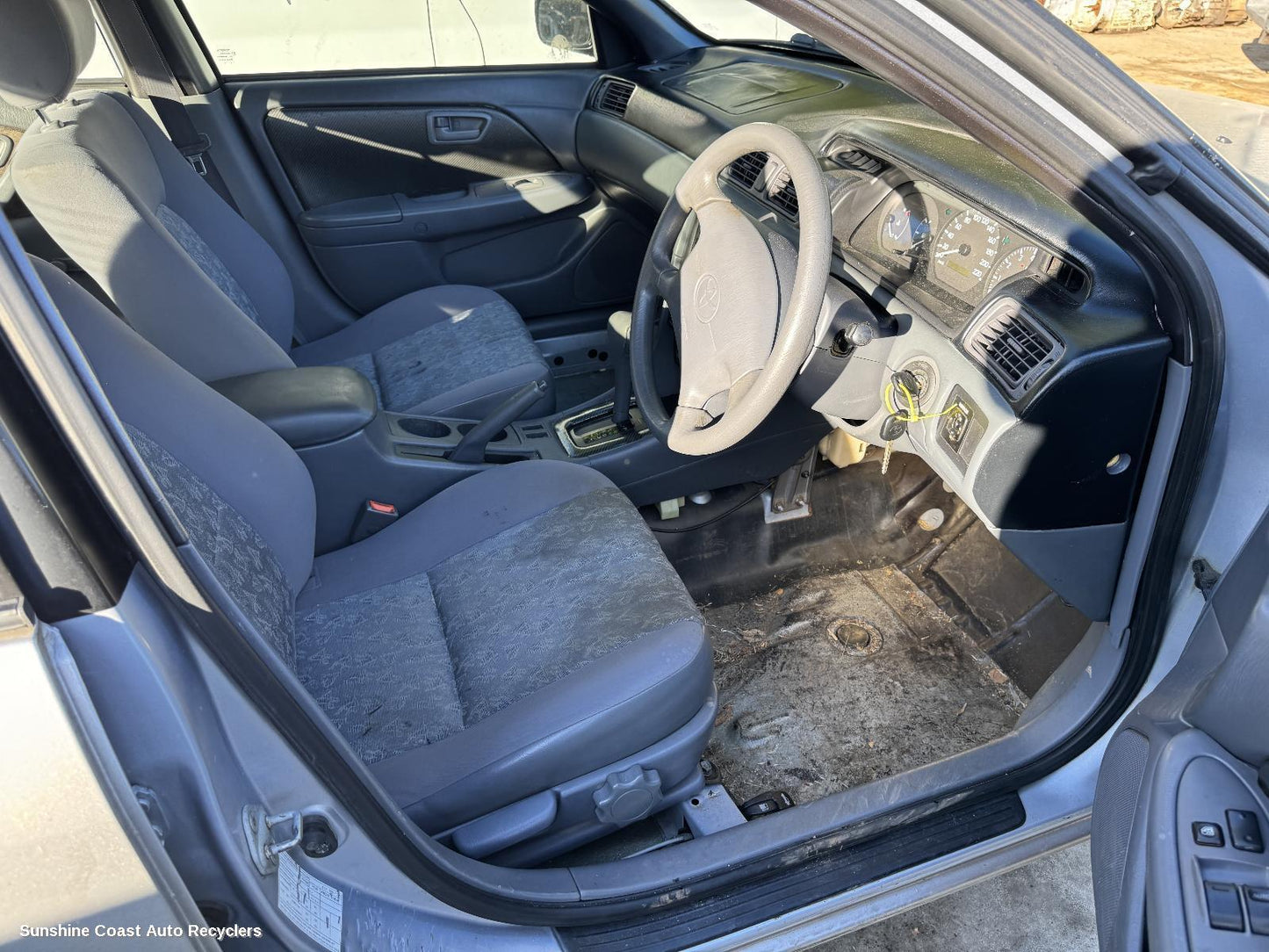1997-2002 Toyota Camry Right Guard