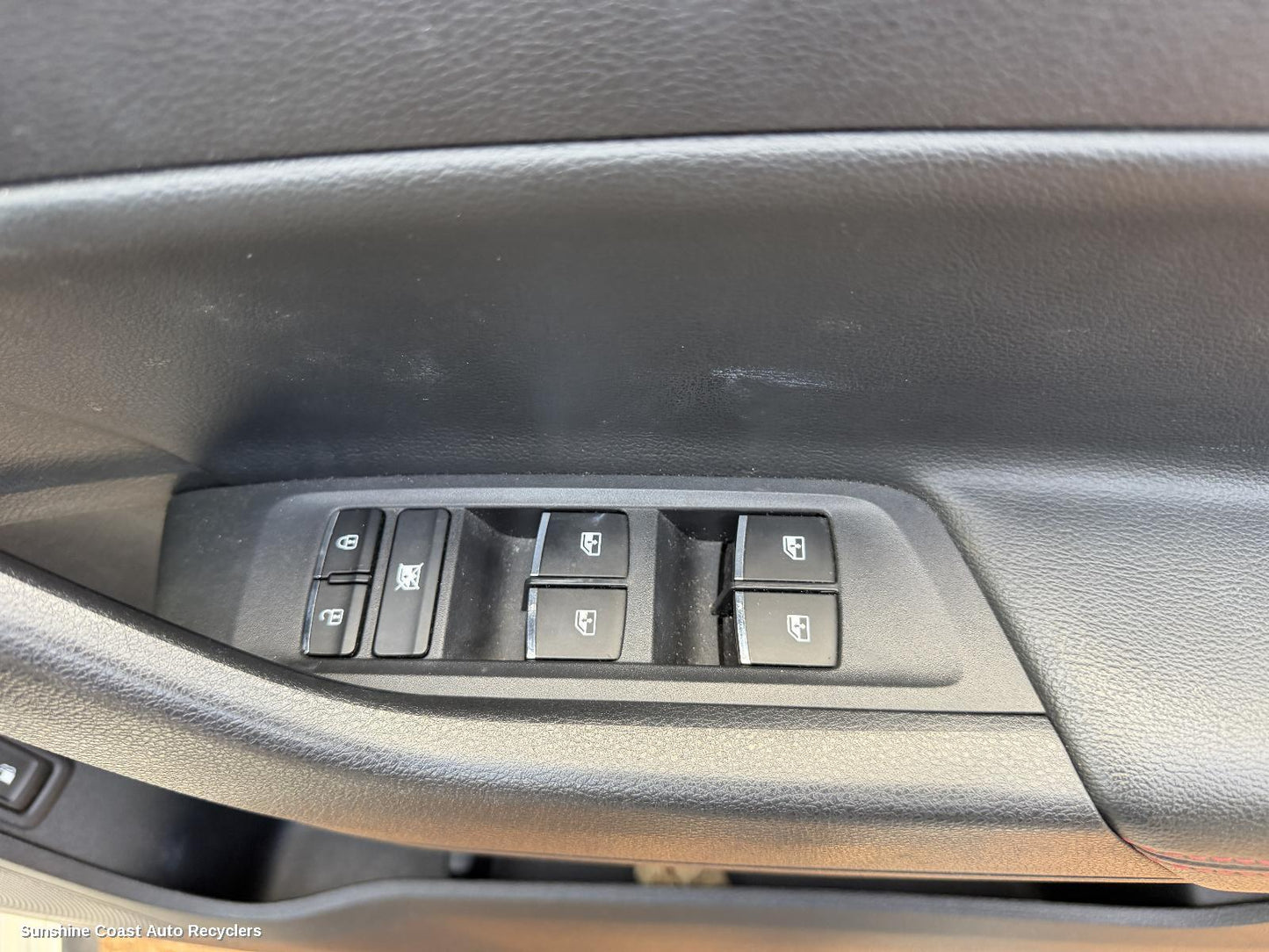 2017-2021 Ldv T60 Pwr Dr Wind Switch