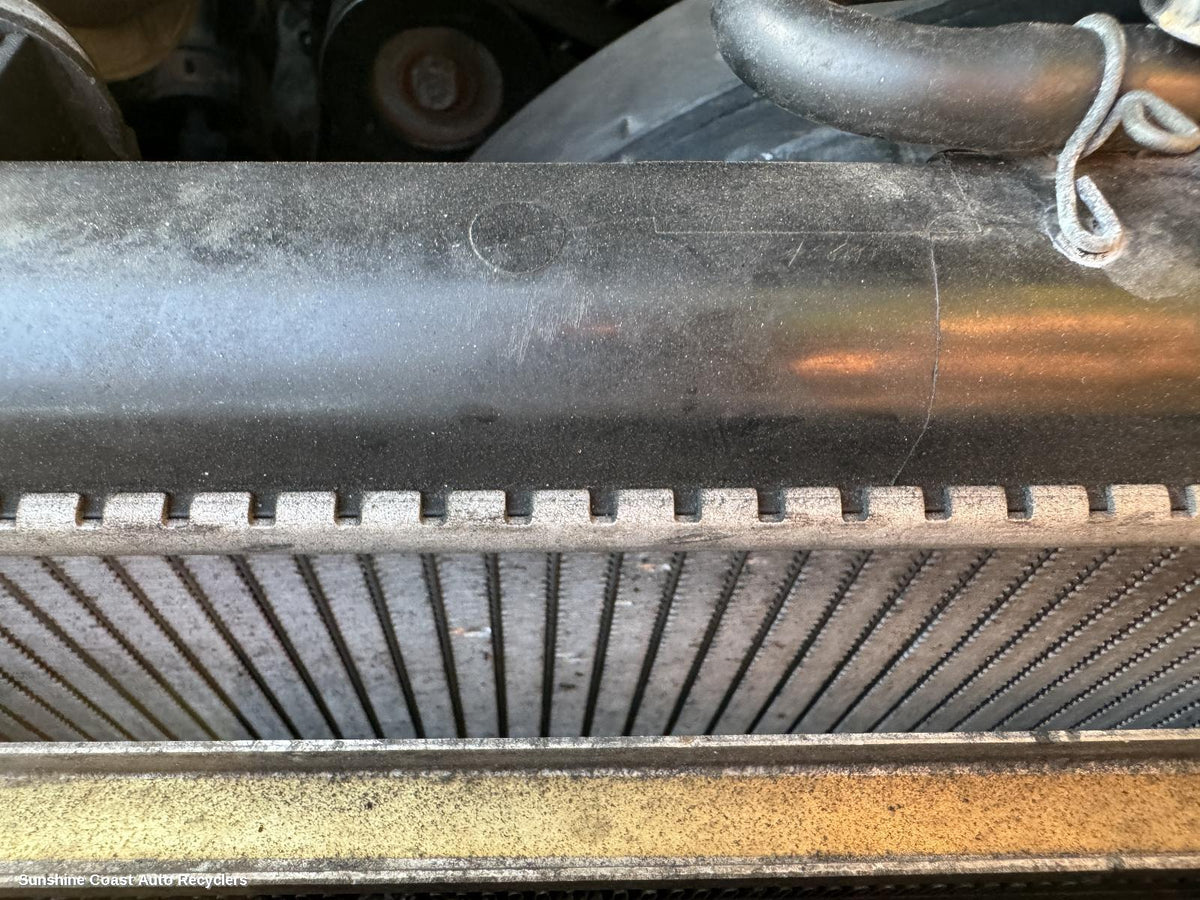 2000-2002 Mitsubishi Pajero Radiator