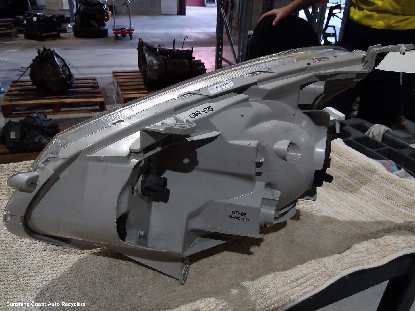 2018 Isuzu Dmax Right Headlamp