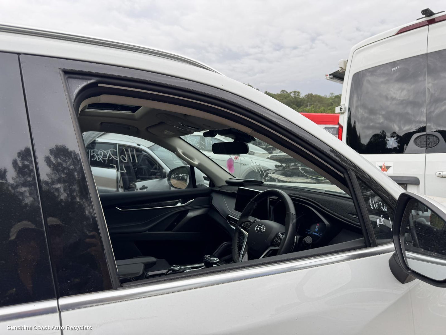 2017-2026 Ldv D90 Right Front Door Window