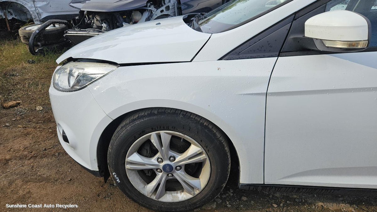 2011-2018 Ford Focus Left Guard