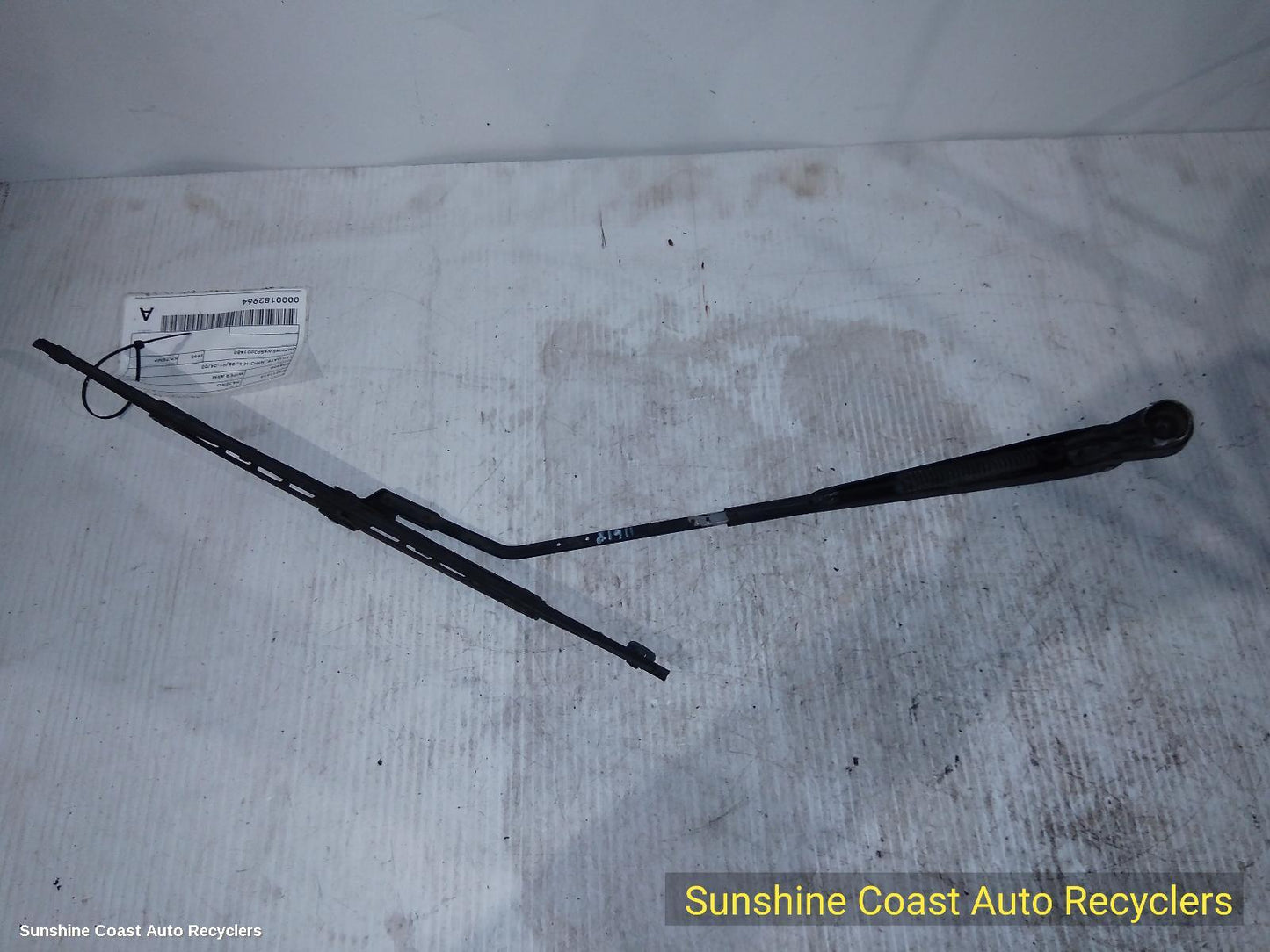 1993 Mitsubishi Pajero Wiper Arm