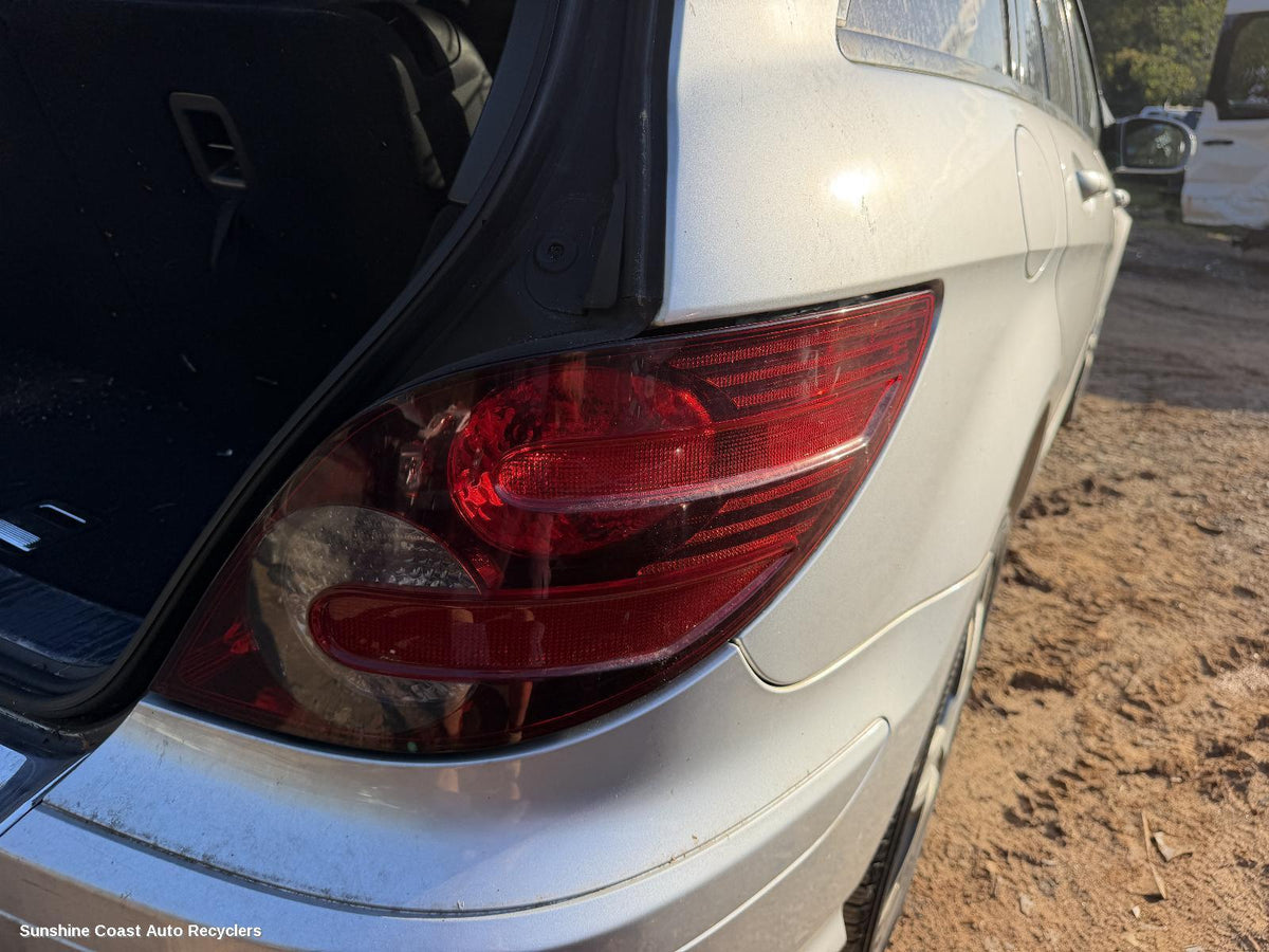 2006-2010 Mercedes R Class Right Taillight