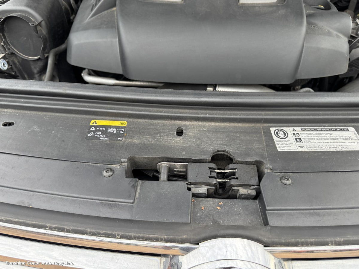 2010-2018 Volkswagen Touareg Bonnet Lock Support