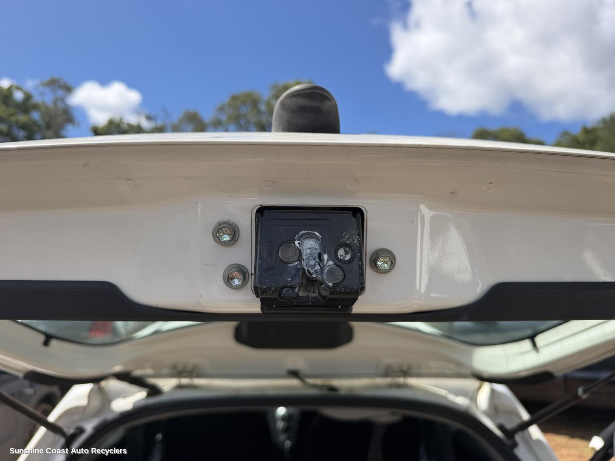 2005-2011 Toyota Yaris Door Boot Gate Lock