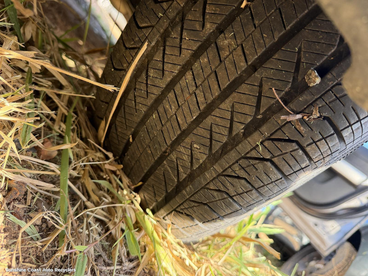 2007-2014 Nissan Xtrail Tyre