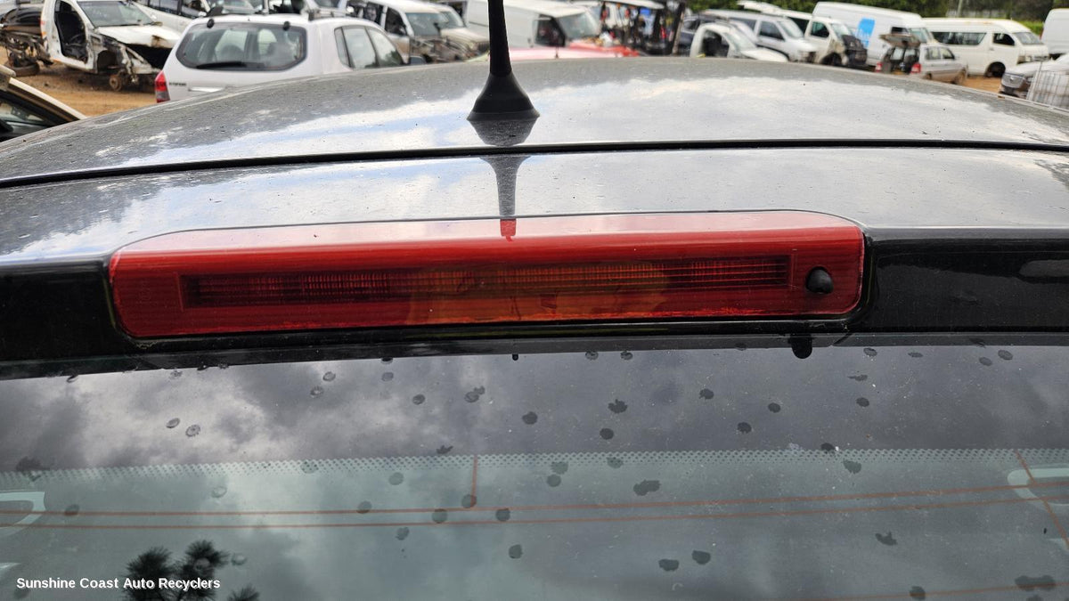 2010-2016 Renault Megane High Level Stoplight