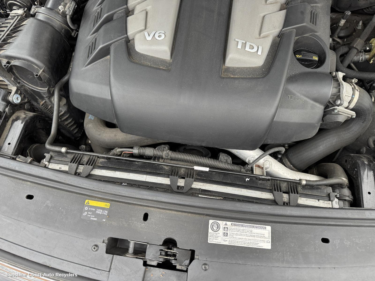 2010-2018 Volkswagen Touareg Bonnet Lock Support