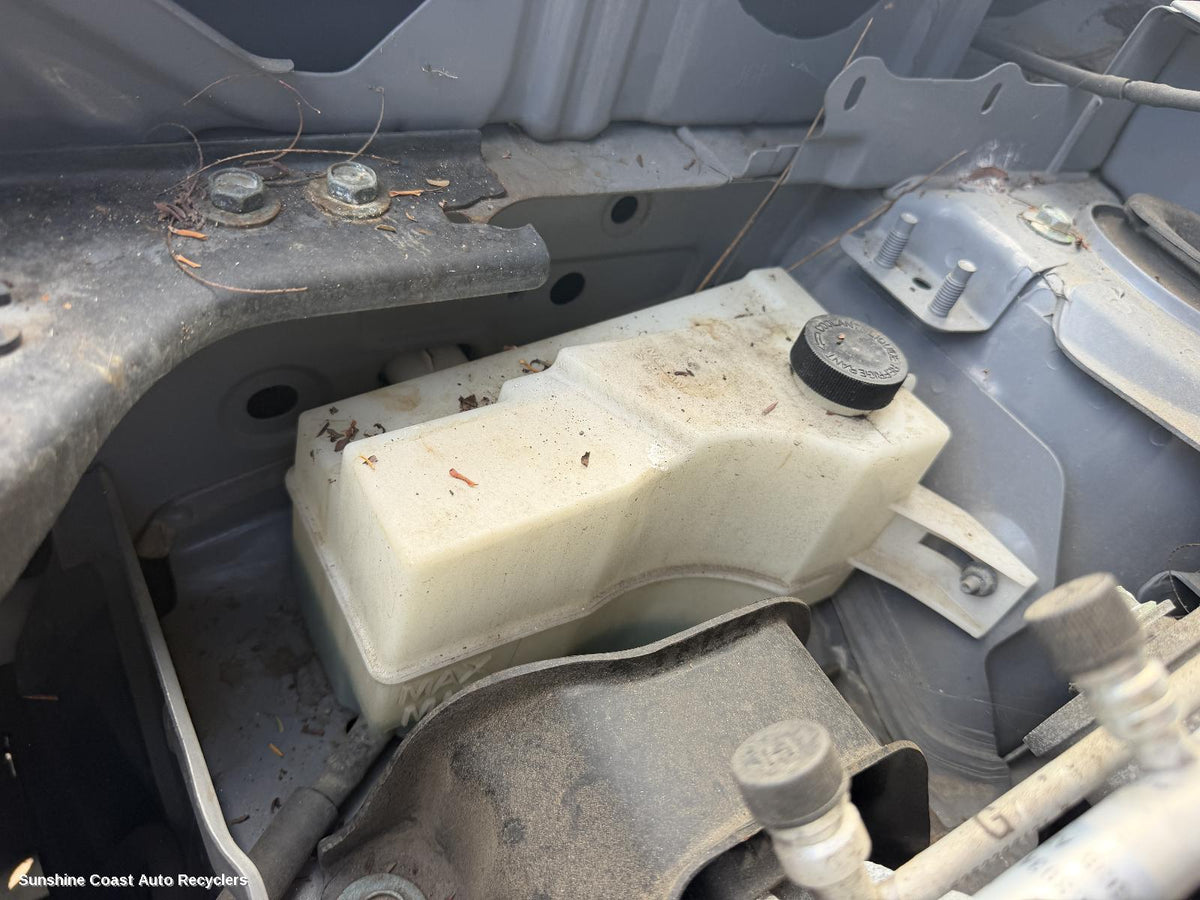 2007-2013 Nissan Xtrail Overflow Bottle
