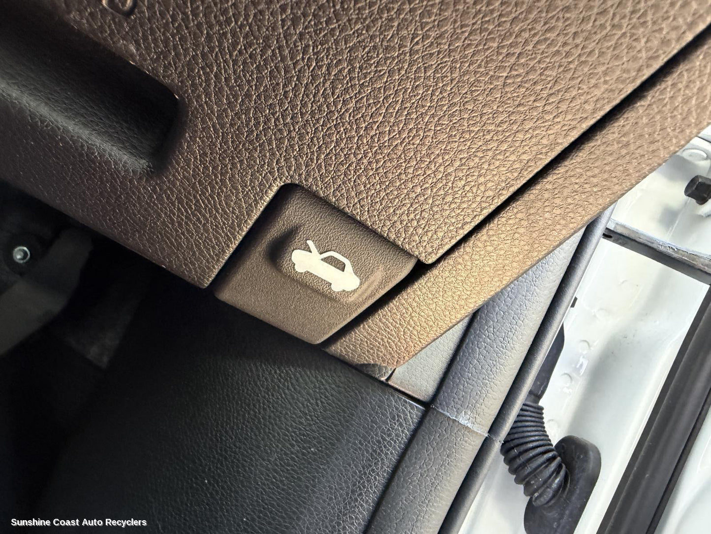 2020-2026 Kia Stonic Bonnet Release