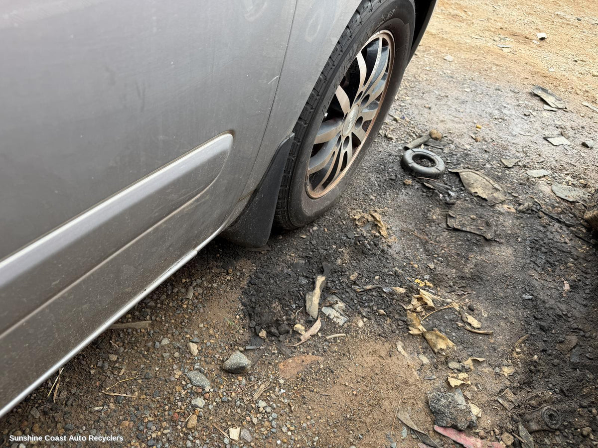 2005-2014 Kia Carnival/grand Carnival Mud Flaps
