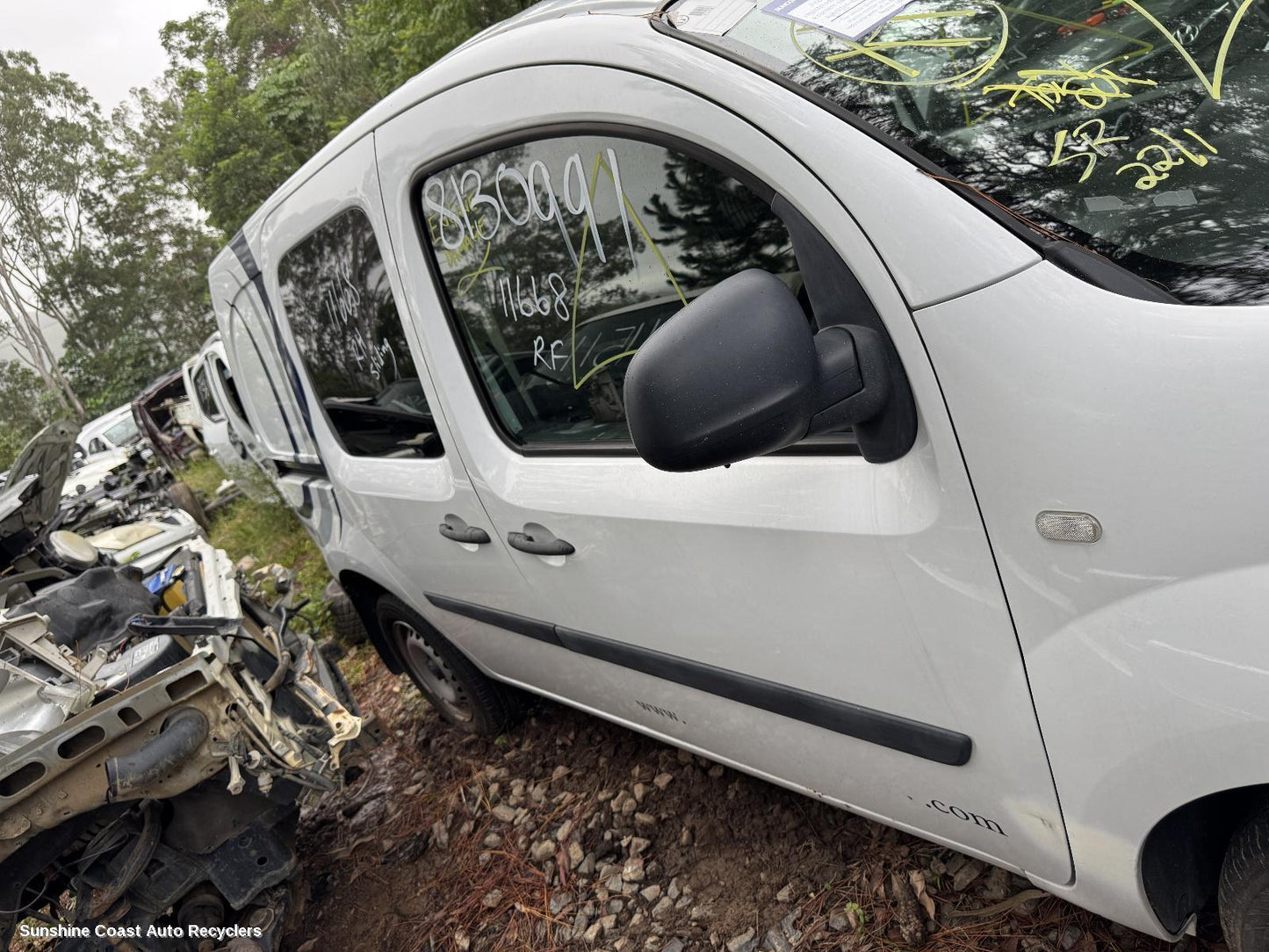 2016 Renault Kangoo Right Front Door