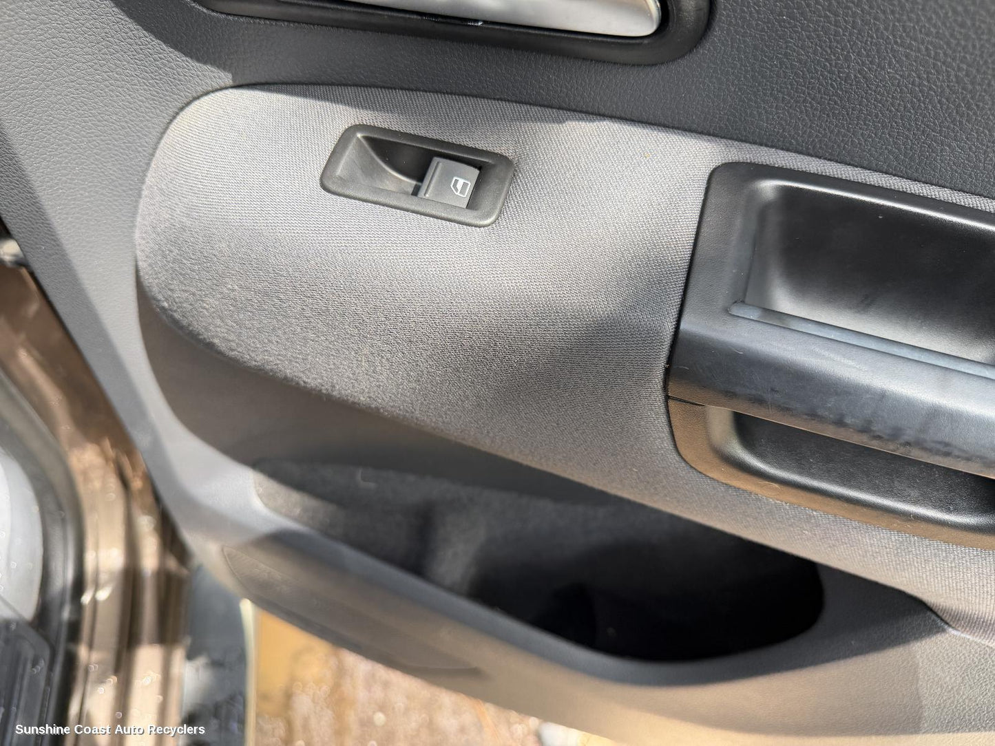2010-2022 Volkswagen Amarok Pwr Dr Wind Switch