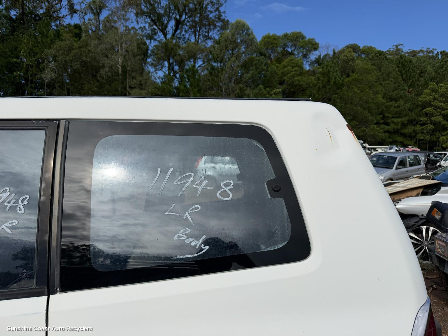 2000-2006 Mitsubishi Pajero Left Rear Side Glass