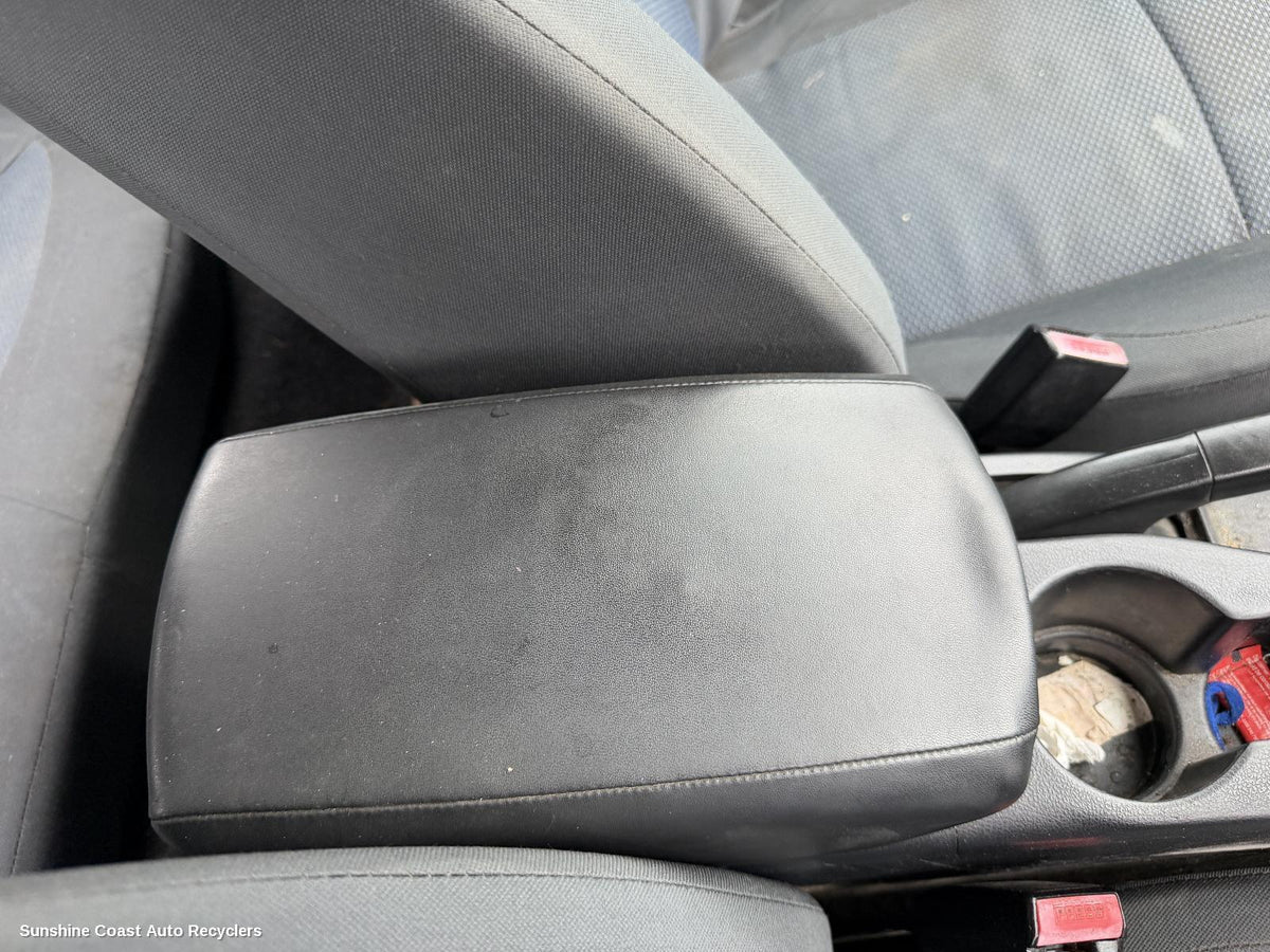 2007-2014 Nissan Dualis Console