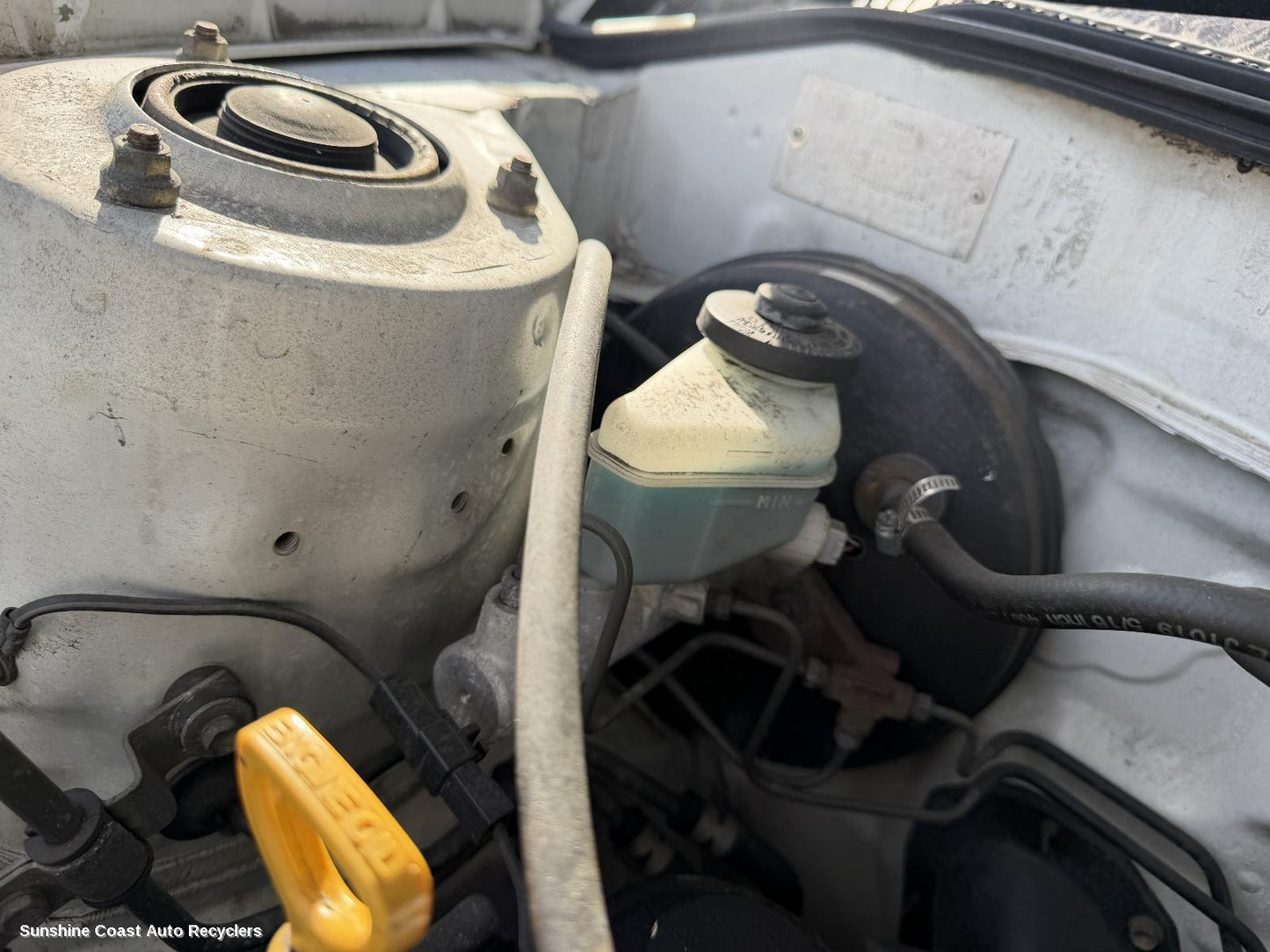 1998-2001 Toyota Corolla Master Cylinder