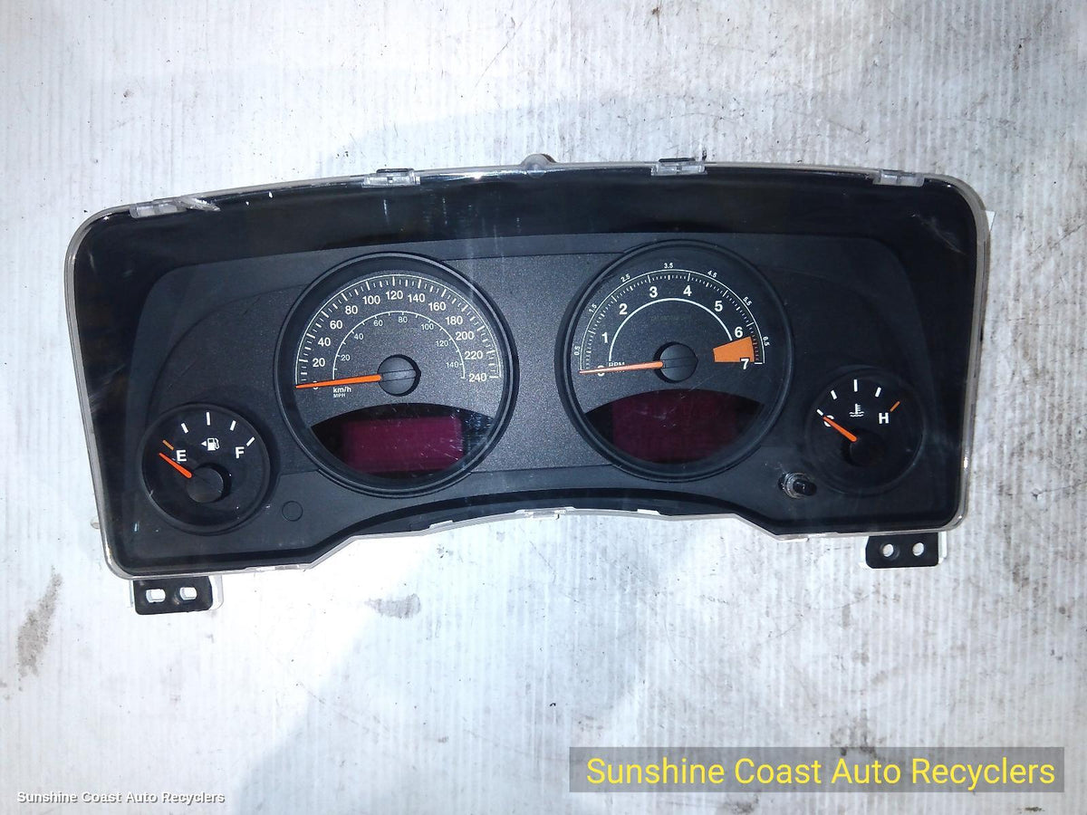 2011-2016 Jeep Patriot Instrument Cluster