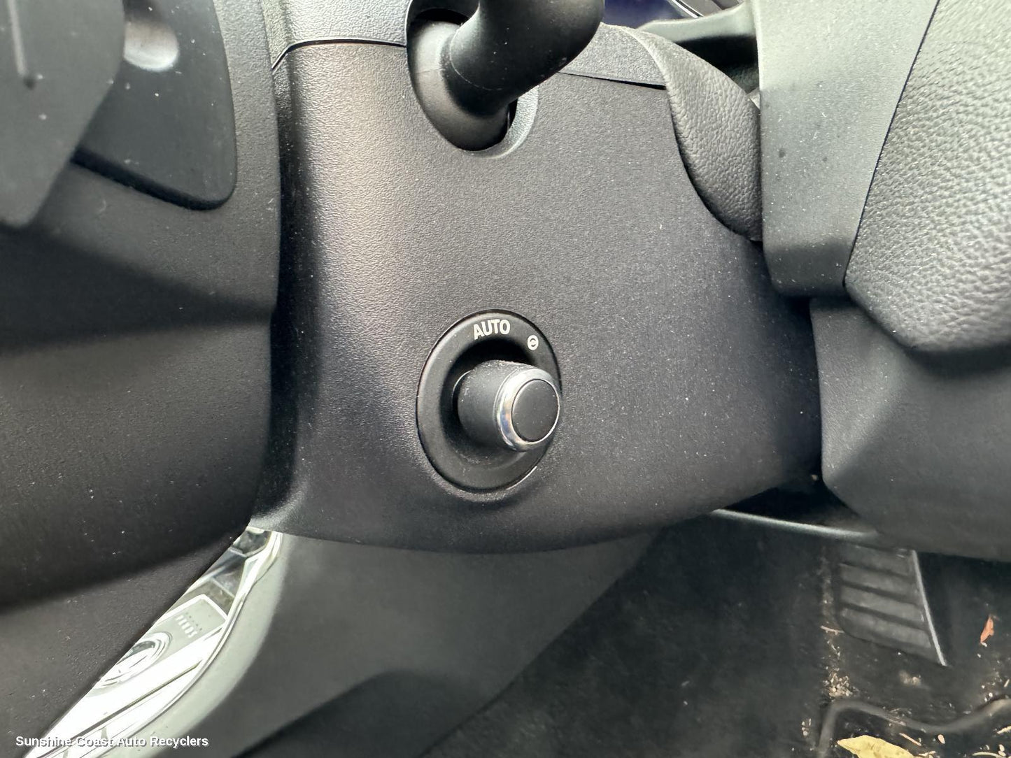 2015 Jaguar Xe Steering Column