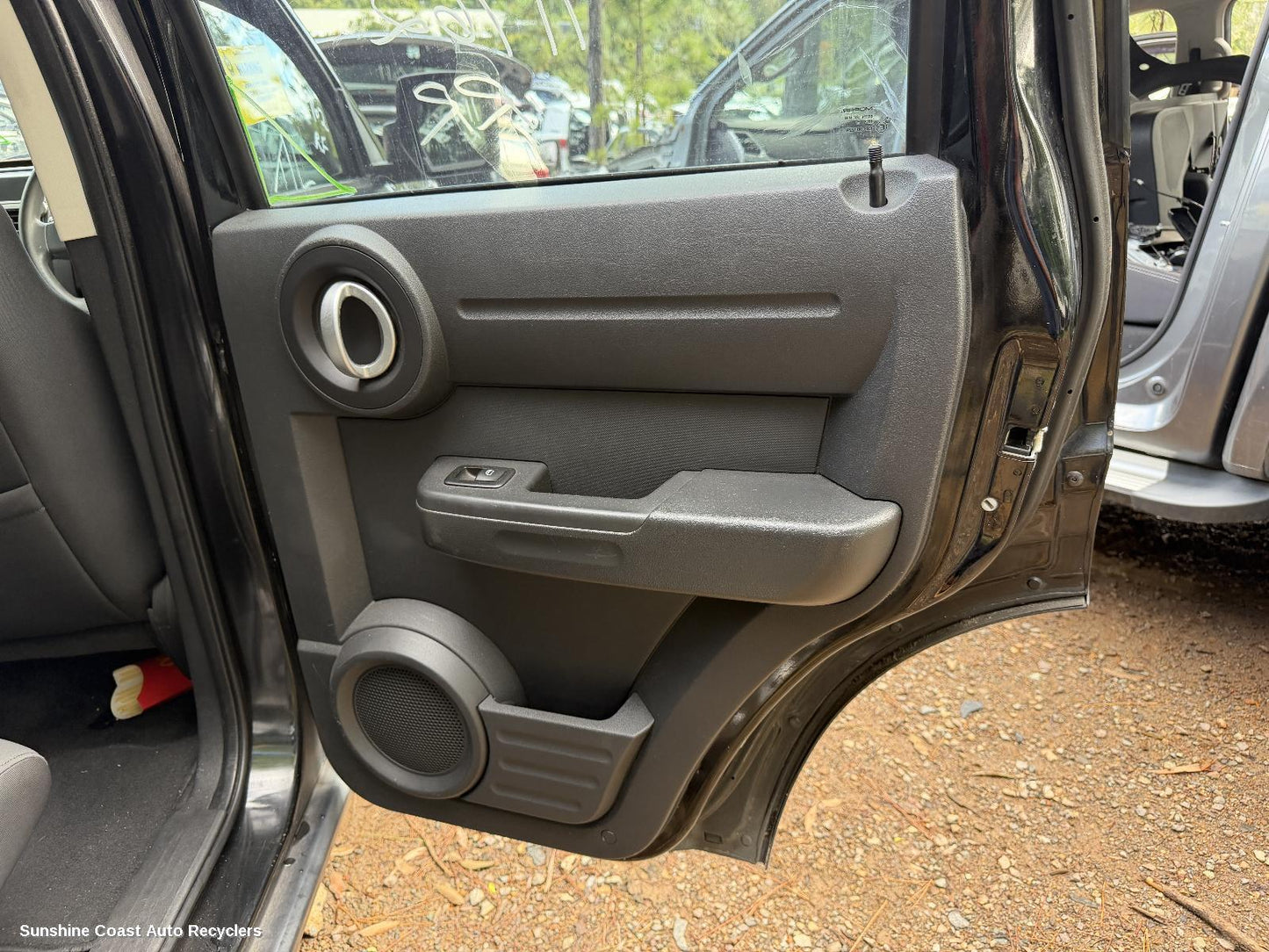 2007-2011 Dodge Nitro Door Boot Gate Lock