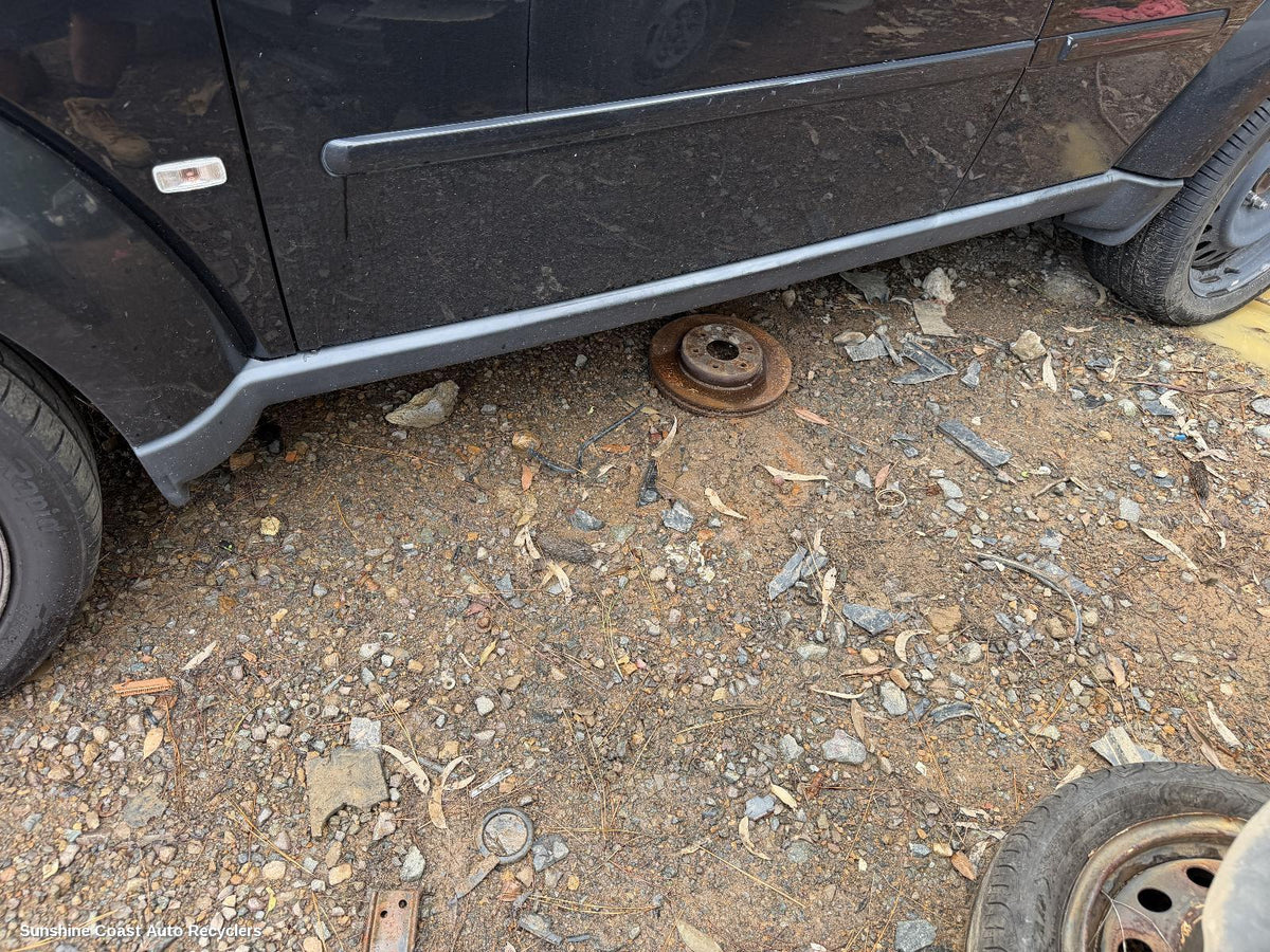 2007-2011 Dodge Nitro Side Step Skirt
