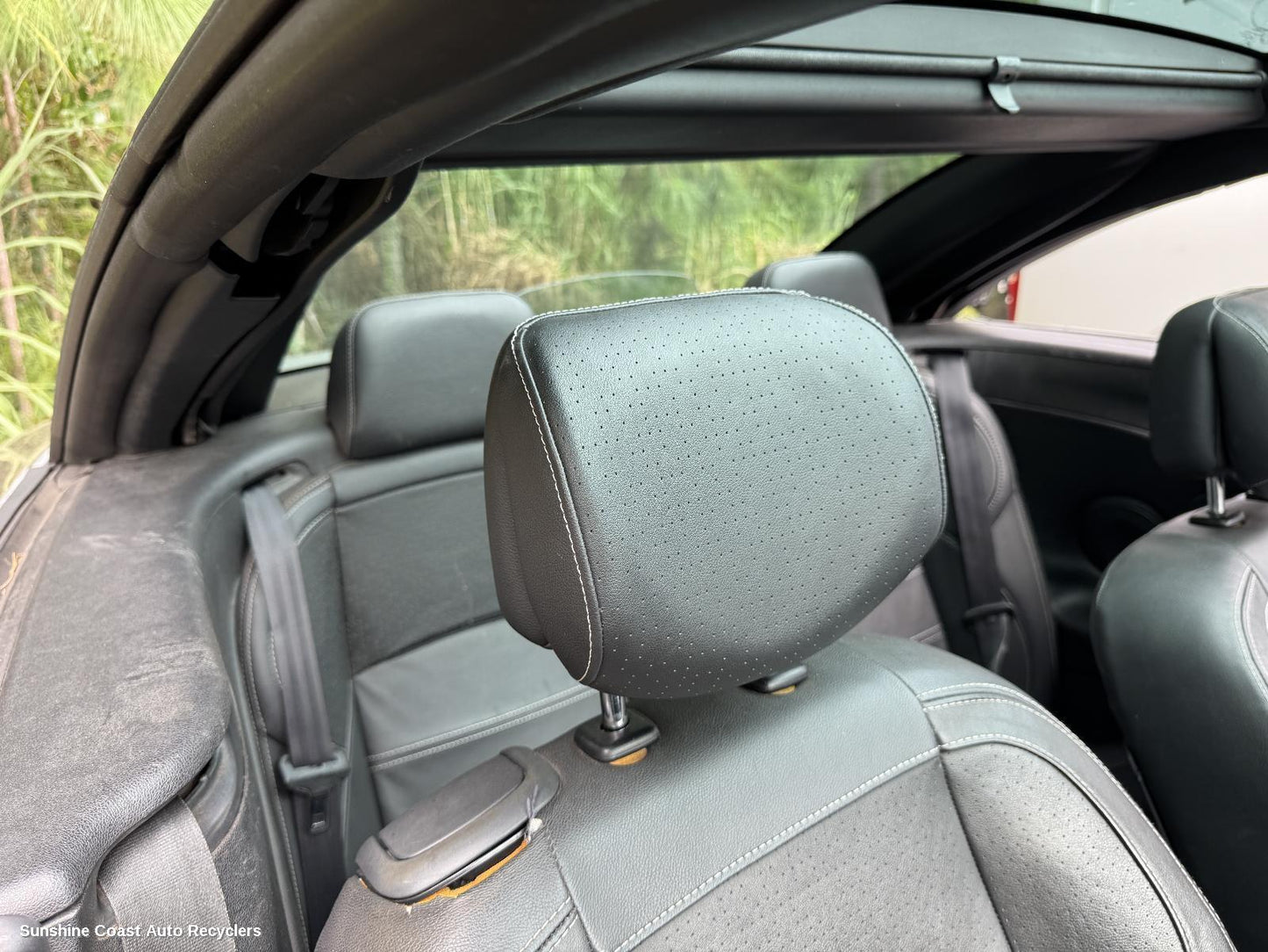 2011 Renault Megane Headrest