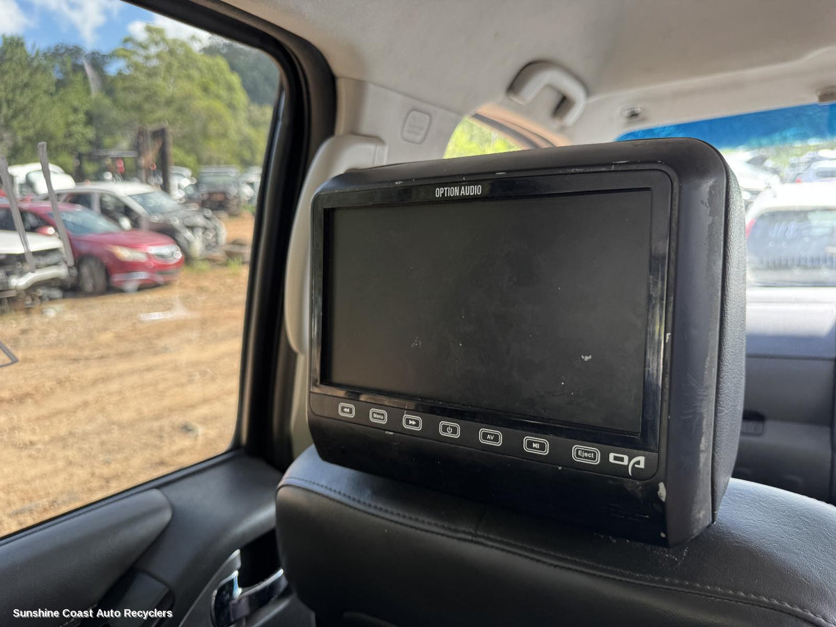 2005-2013 Nissan Pathfinder Headrest