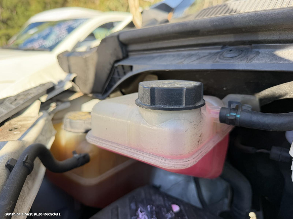 2021-2025 Ldv G10 Overflow Bottle