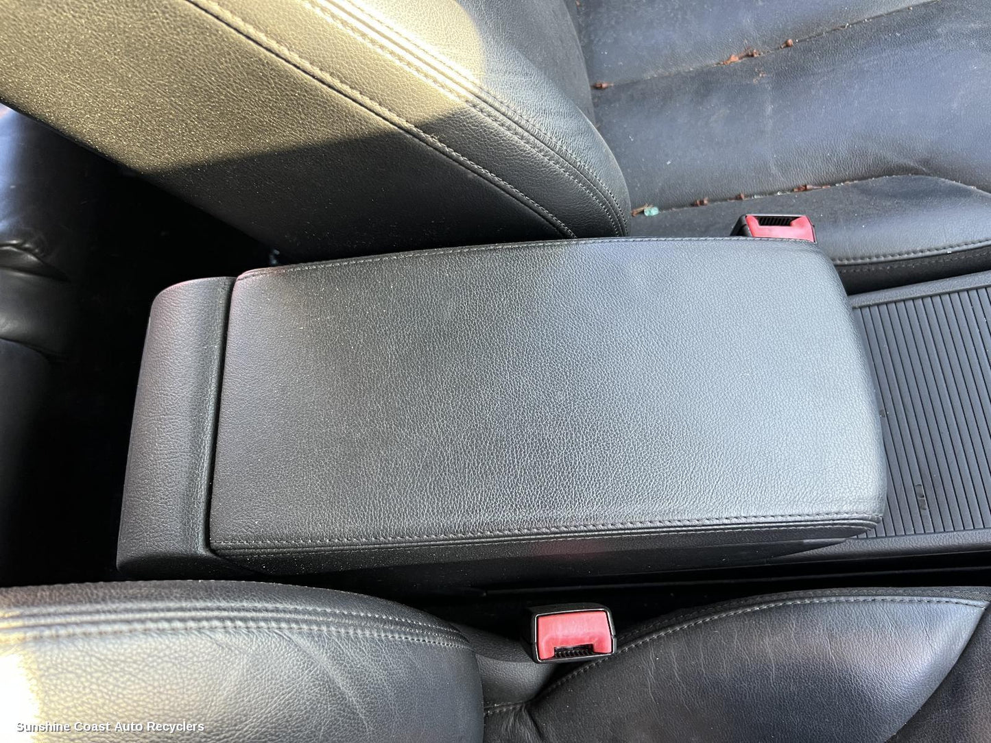 2010 Volkswagen Passat Console