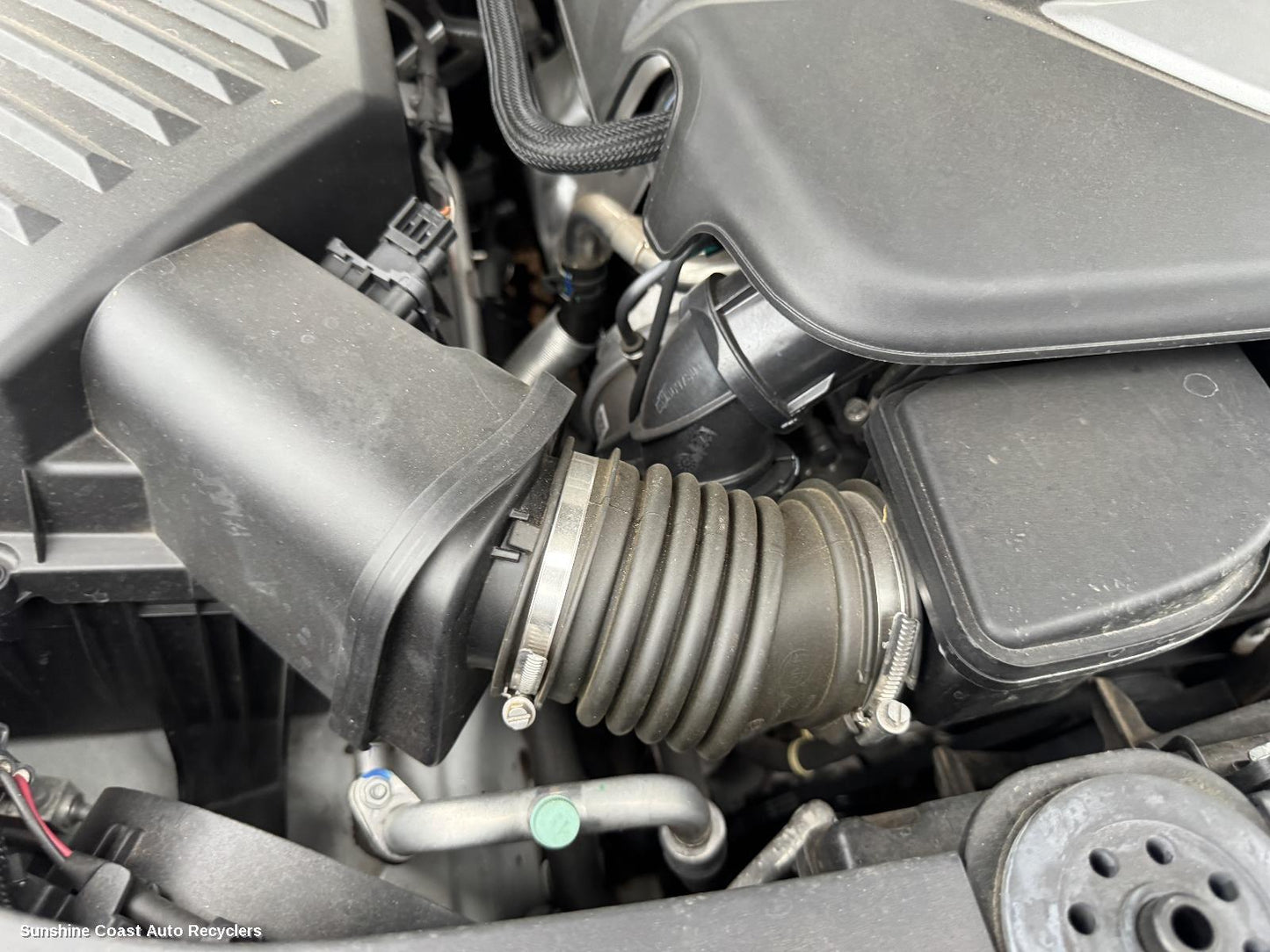 2022 Ldv D90 Air Cleaner Duct Hos