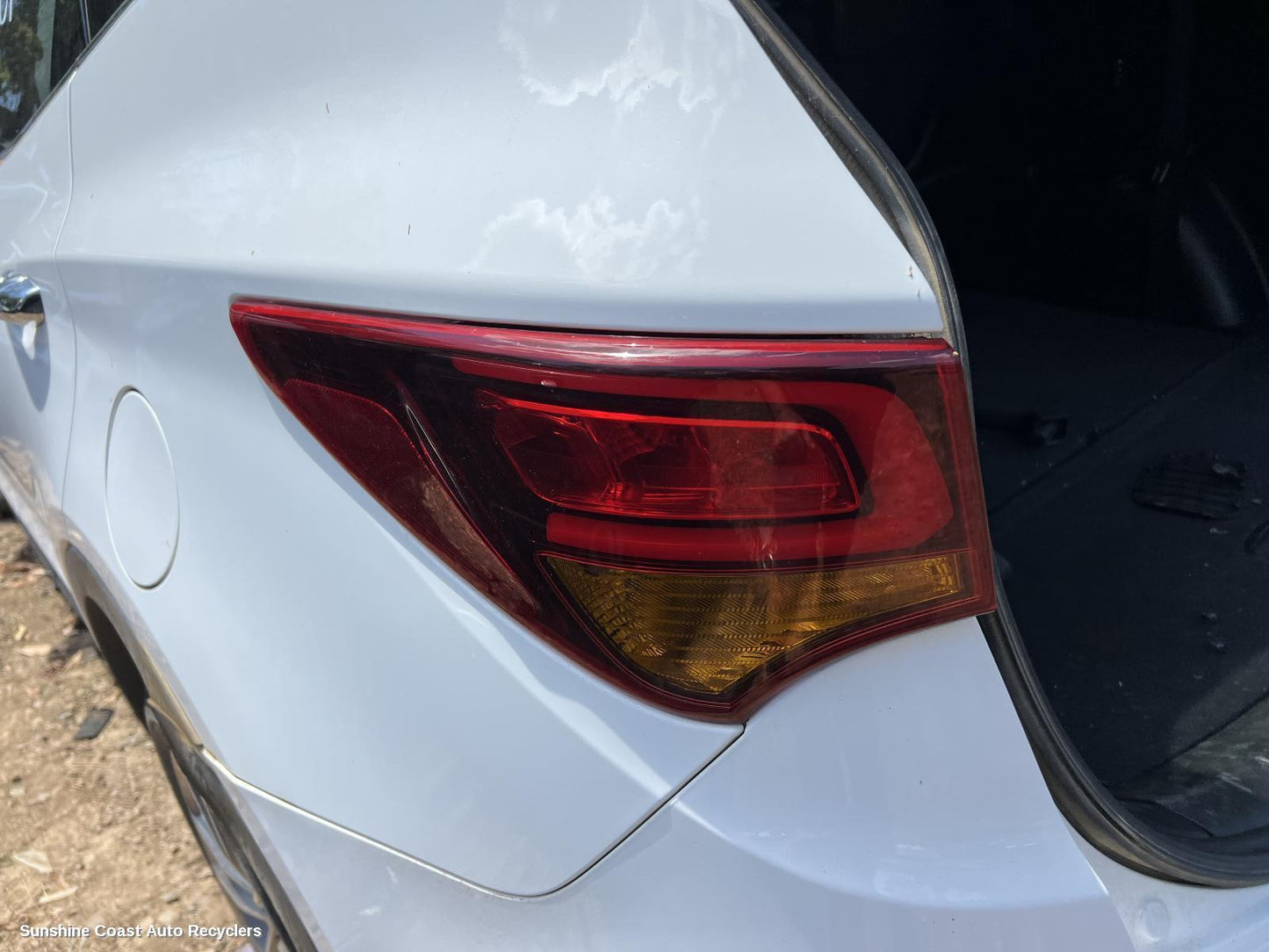 2015 Hyundai Santa Fe Left Taillight