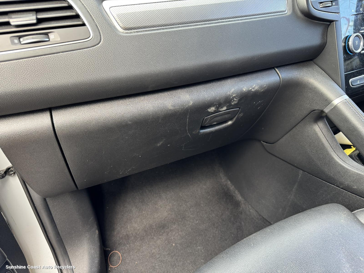 2016-2026 Renault Kaleos Glove Box